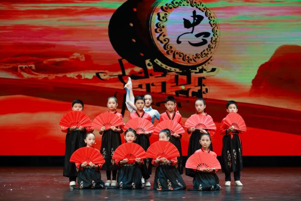 长宏网 致敬好榜样，共建文明城，杨浦区举办“人民城市文明风采”活动