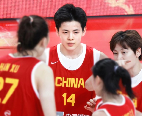趣投顾 又帅又能打！中国女篮又一23岁新王牌崛起，宫鲁鸣打造张子宇绝配